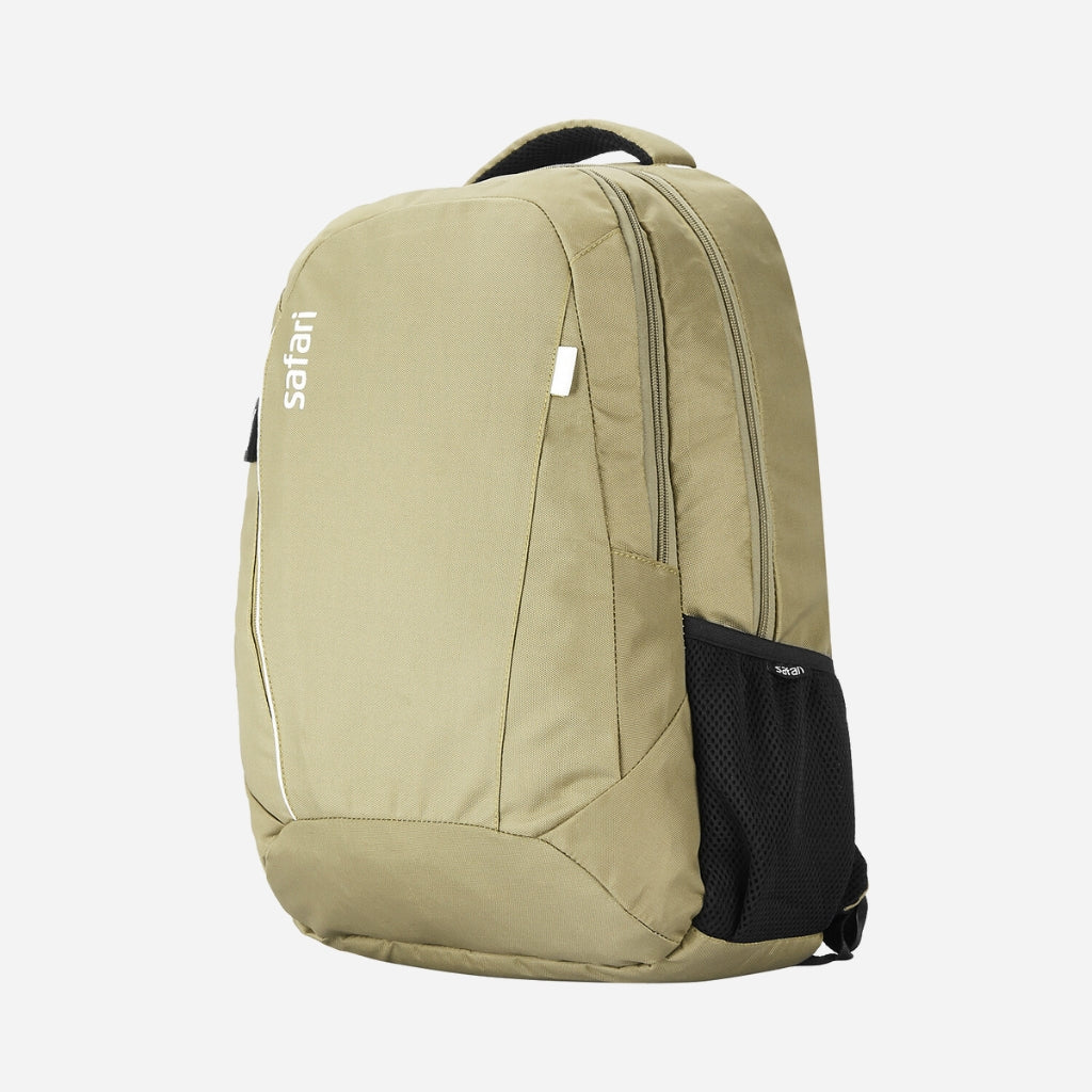 Safari Chase 102 20.6L Black Backpack with Easy Access Pockets