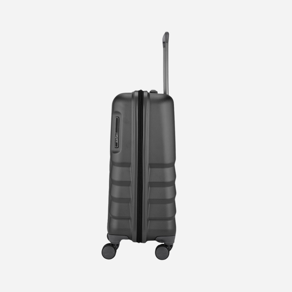 Safari Polaris Pro Castle Black Trolley Bag with TSA Lock, Dual wheels, Side Hooks and Wet Pouch