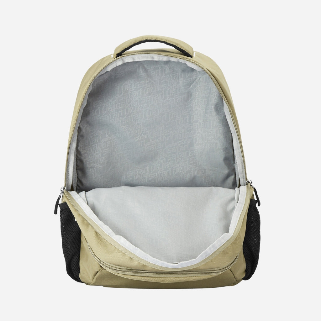 Safari Chase 102 20.6L Black Backpack with Easy Access Pockets
