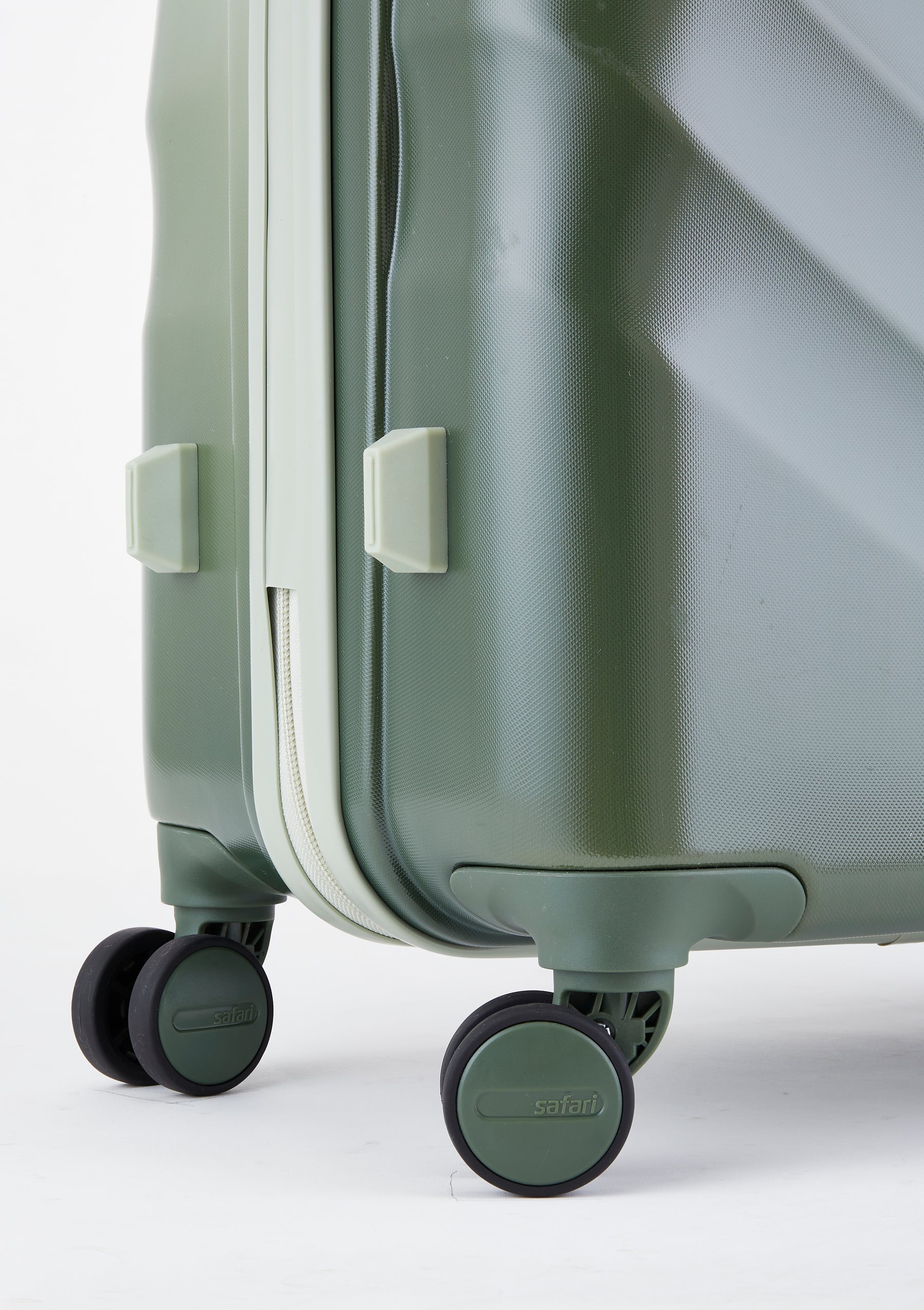 Safari Haze Tropica Trolley Bag with TSA Lock, Dual wheels, Side Hooks and Anti-theft Zipper